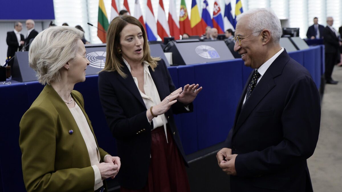Von der Leyen e soci sempre sui jet. Il verde vale solo per i «poveracci»