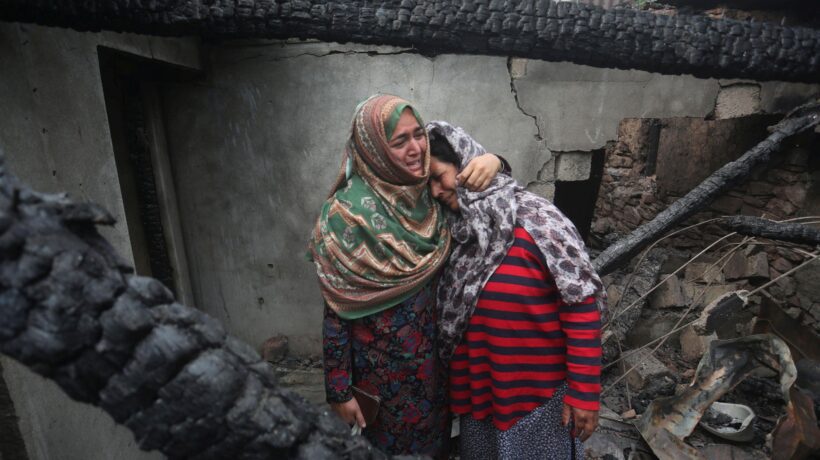 Il Pakistan attacca il Kashmir. Morti soldati e civili indiani Modi: «L’allarme è massimo»