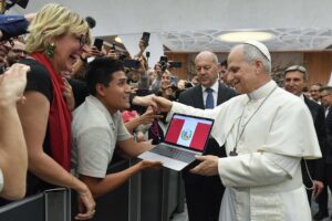 Su tecnologia e difesa del lavoro è più avanti di politica e sindacati