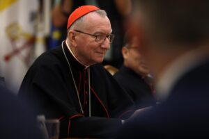 Parolin: «Prevost? Tanta serenità». E può rimanere segretario di Stato