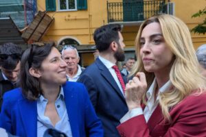 Festa sopra le righe per nascondere le fratture insanabili del campo largo