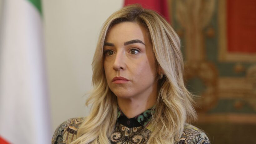 Silvia Salis candidata double face: «Si era già offerta al centrodestra»