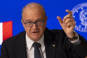 Il governo stoppa il gender nelle scuole. «Consenso dei genitori per le iniziative»