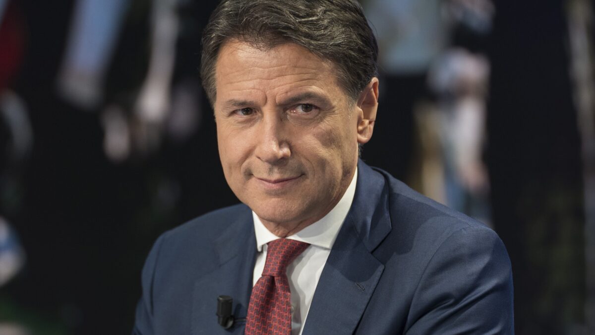 L’opposizione ha gridato al regime ma le spiate a Casarini erano sue