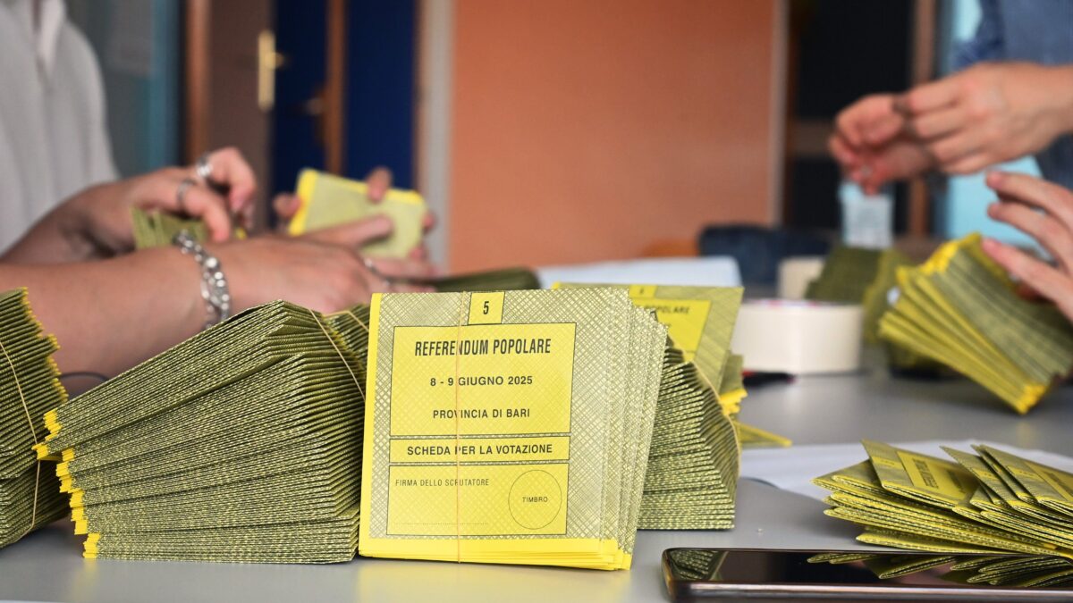 Progressisti e vescovi ora scelgano se abolire i confini o stare col popolo