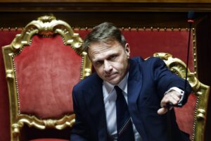 Frenata Ue sui cibi artificiali. «Giusti gli allarmi italiani per l’impatto in agricoltura»