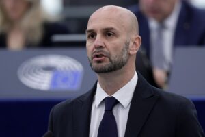 Procaccini: «I media hanno già creato il mostro»