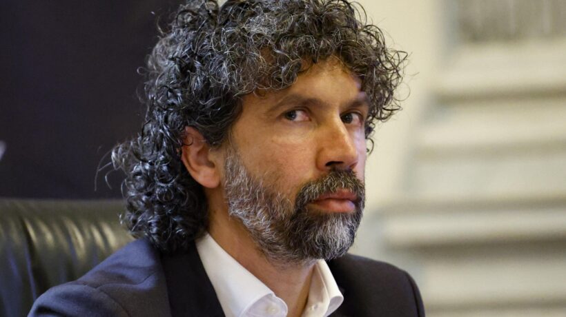 «Case ai migranti in barba alle graduatorie»