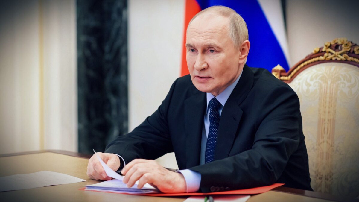 Dopo gli smacchi, Putin è furibondo. Telefonata col Papa e con The Donald