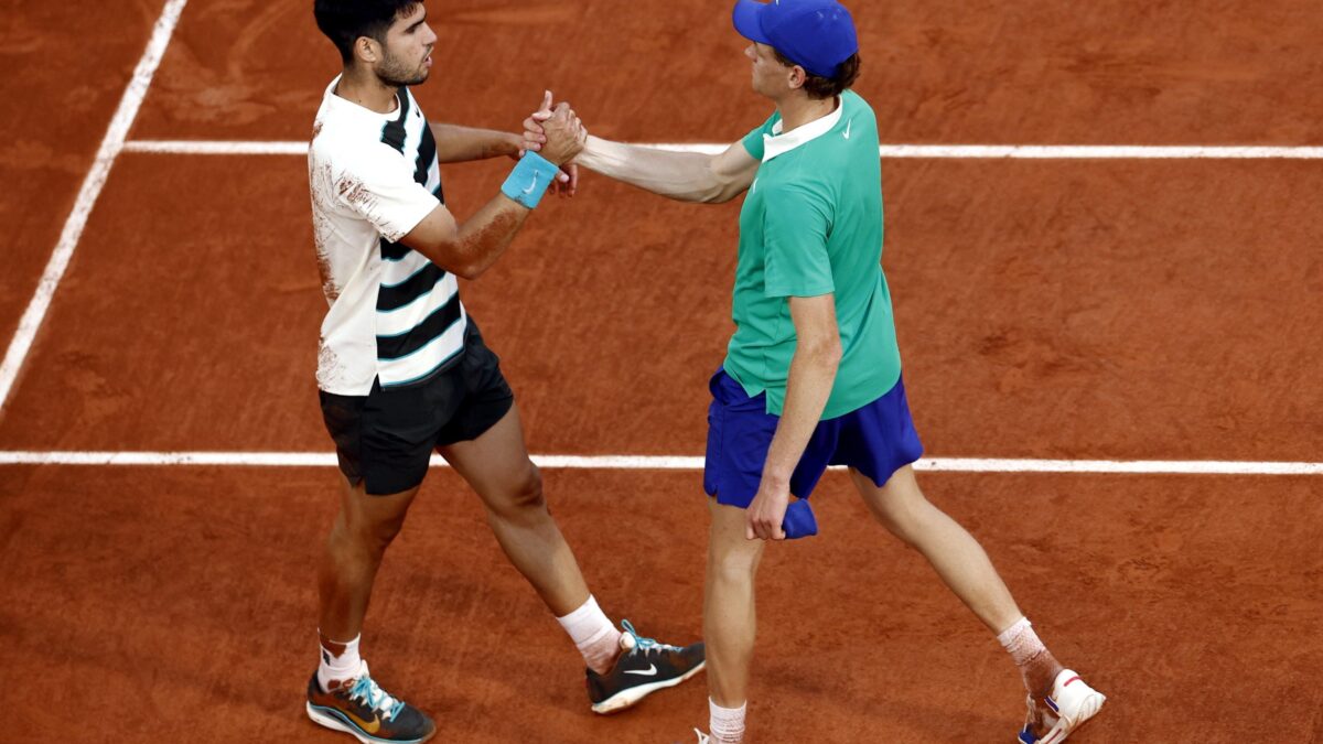 Roland Garros: Sinner cede ad Alcaraz dopo 5 ore e mezza di lotta a Parigi