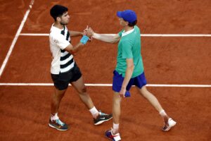 Roland Garros: Sinner cede ad Alcaraz dopo 5 ore e mezza di lotta a Parigi