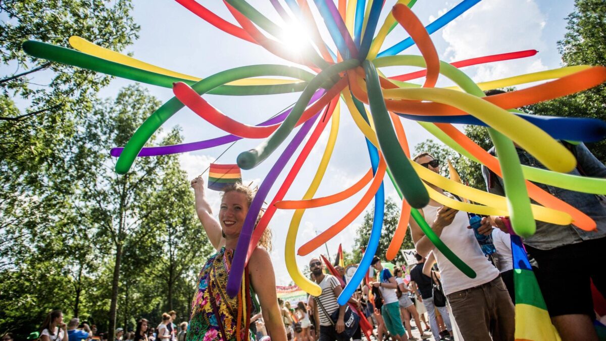 Israele-Iran, la guerra si allarga e l’opposizione si dà al gay pride