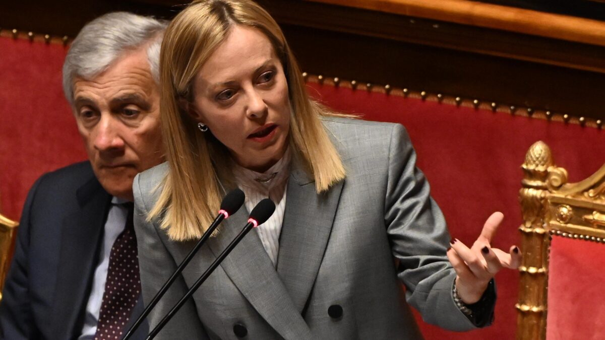 La ricetta della Meloni per la Difesa «Se vuoi la pace, prepara la guerra»