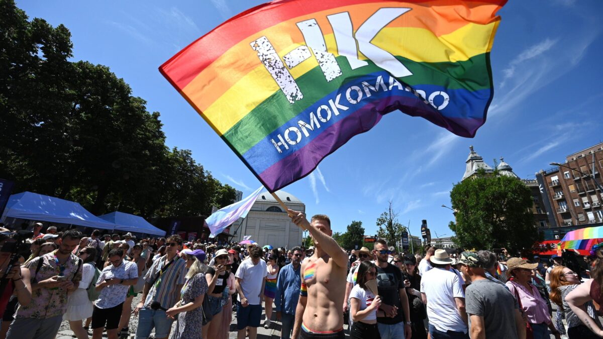 Gay pride Budapest, tensioni e incidenti scongiurati. Contestatori fermati dagli agenti