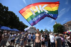Gay pride Budapest, tensioni e incidenti scongiurati. Contestatori fermati dagli agenti