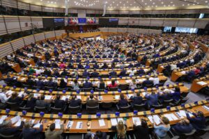 L’Europa pompa le casse dell’emittente amica