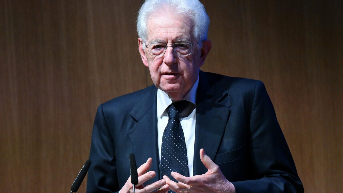Il pensatoio di Monti: «O le armi o le tasse»