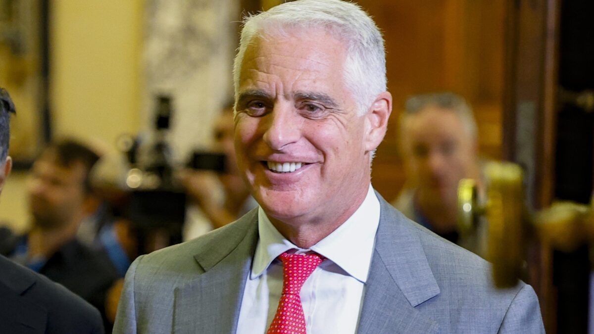 Orcel ribatte a Merz. «Al tavolo Commerz ci avete invitato voi»