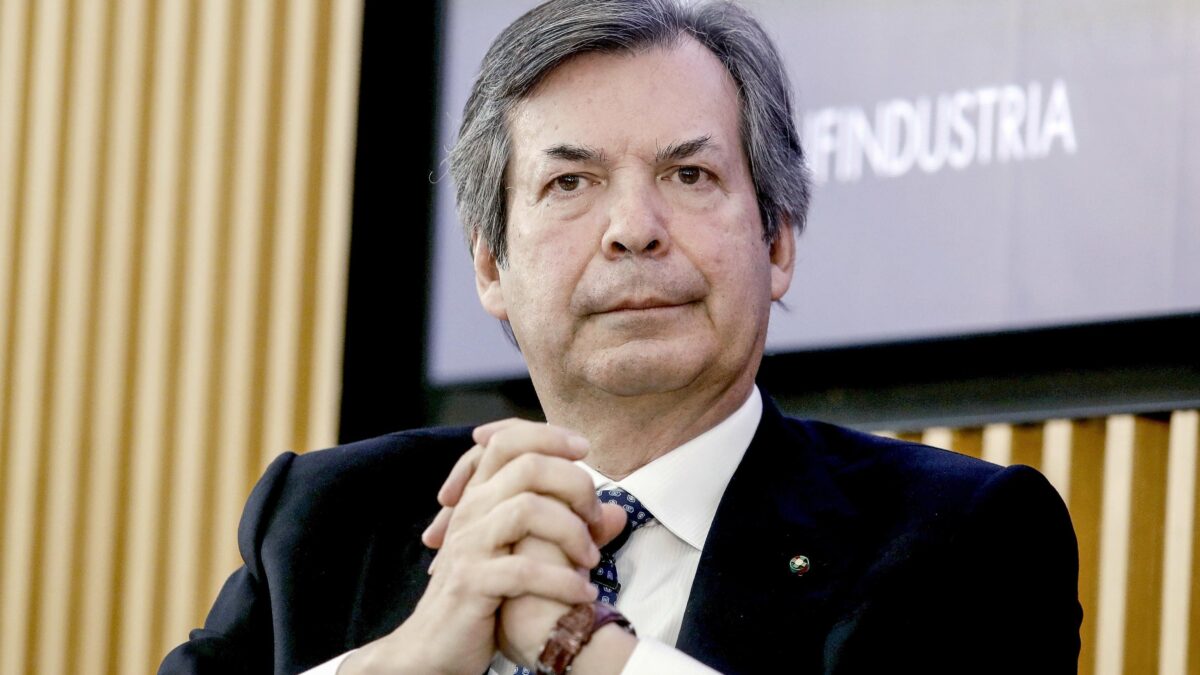 «Il risiko è un Far West: Intesa resta fuori»