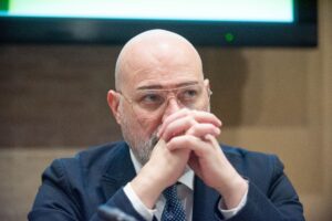 La notte dei lunghi coltelli del Pd. Bonaccini e i riformisti scalpitano