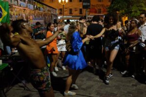 Maranza francesi iniettano droghe a 150 ragazze