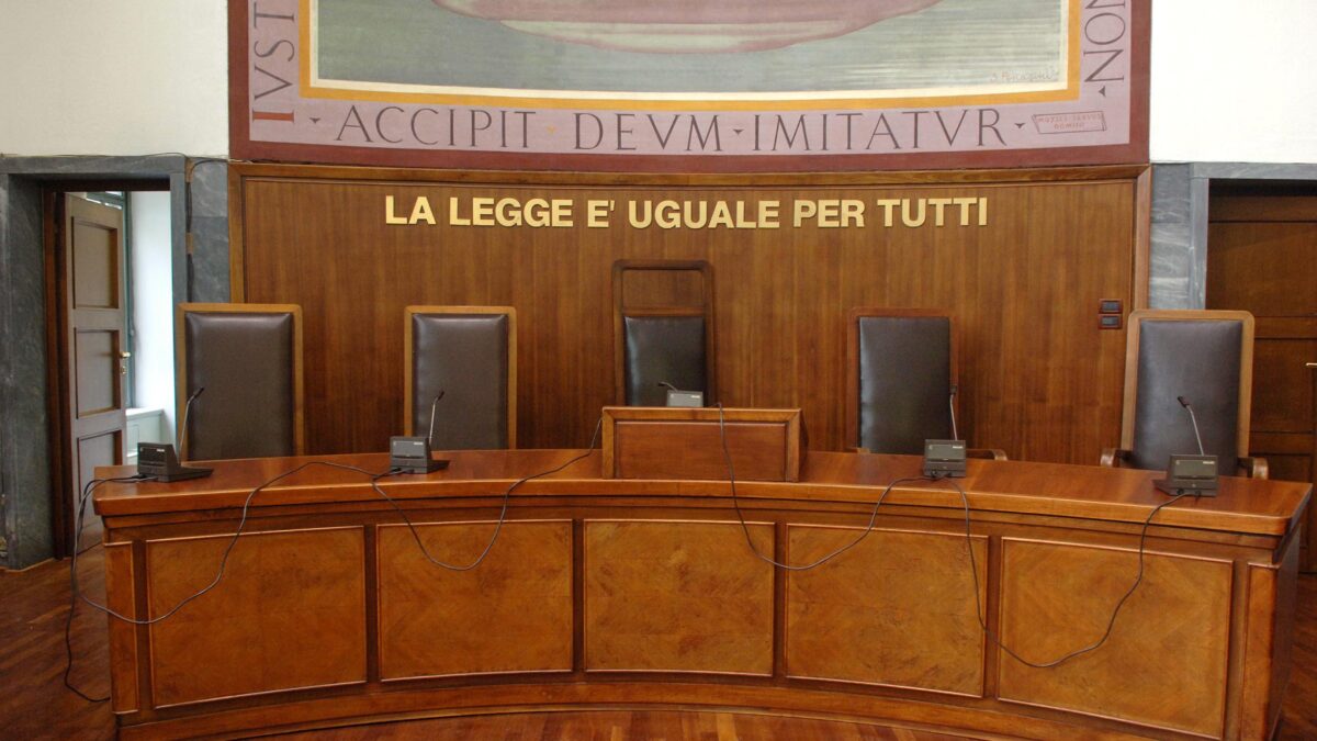 Spacciatore ai domiciliari, 94enne in cella