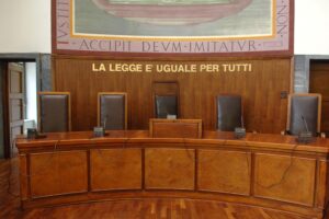 Spacciatore ai domiciliari, 94enne in cella