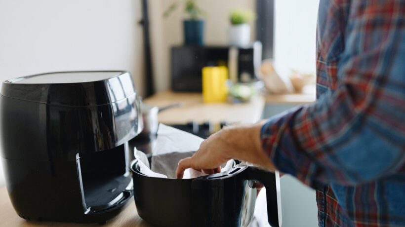 Boom di friggitrici ad aria. Ma non è tutto oro quello che… scrocchia