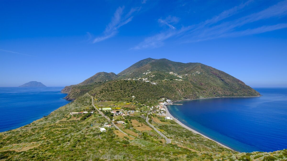 La vita segreta delle isole minori