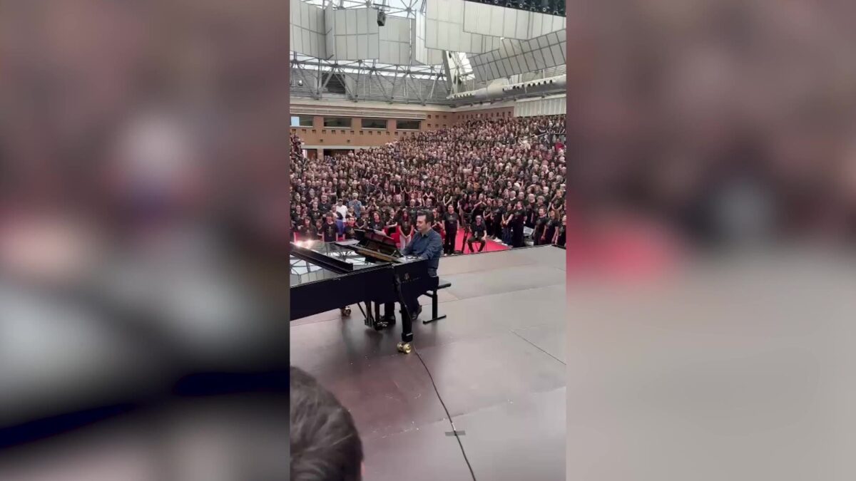 L’esercito disarmato di Riccardo Muti è un immenso coro che canta la pace