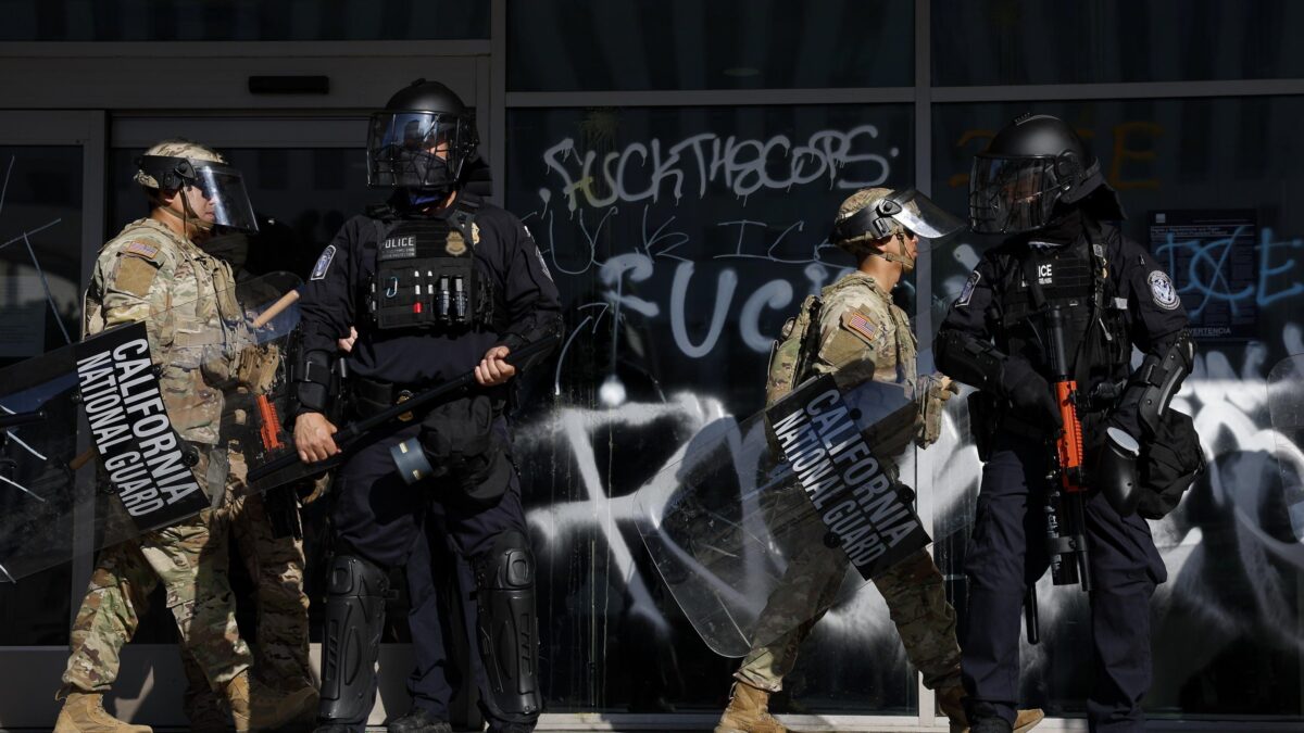 Los Angeles nel caos. La Guardia nazionale ritorna sotto il controllo di Trump