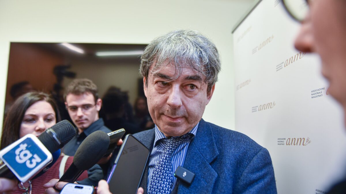 Il capo dell’Anm mobilita le toghe: «Ho sempre votato e non smetterò»