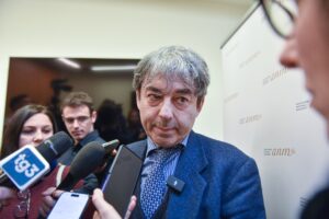 Il capo dell’Anm mobilita le toghe: «Ho sempre votato e non smetterò»