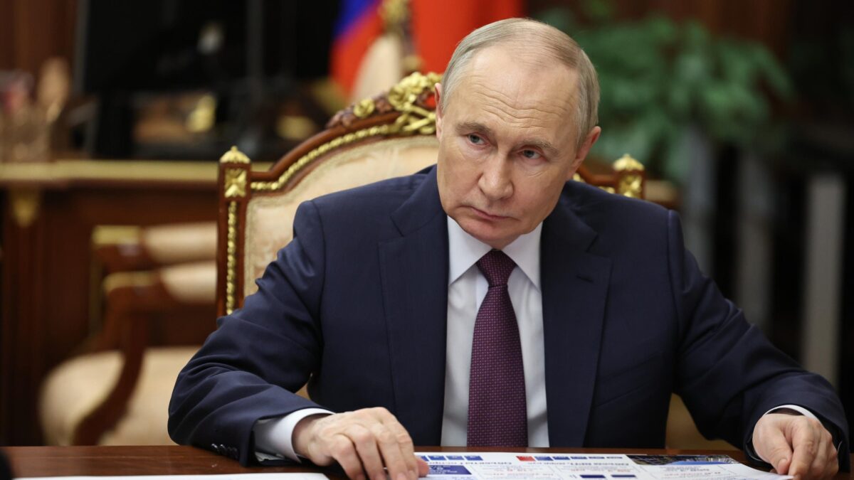 Il coro dei commentatori moralisti mostra il cortocircuito su Putin