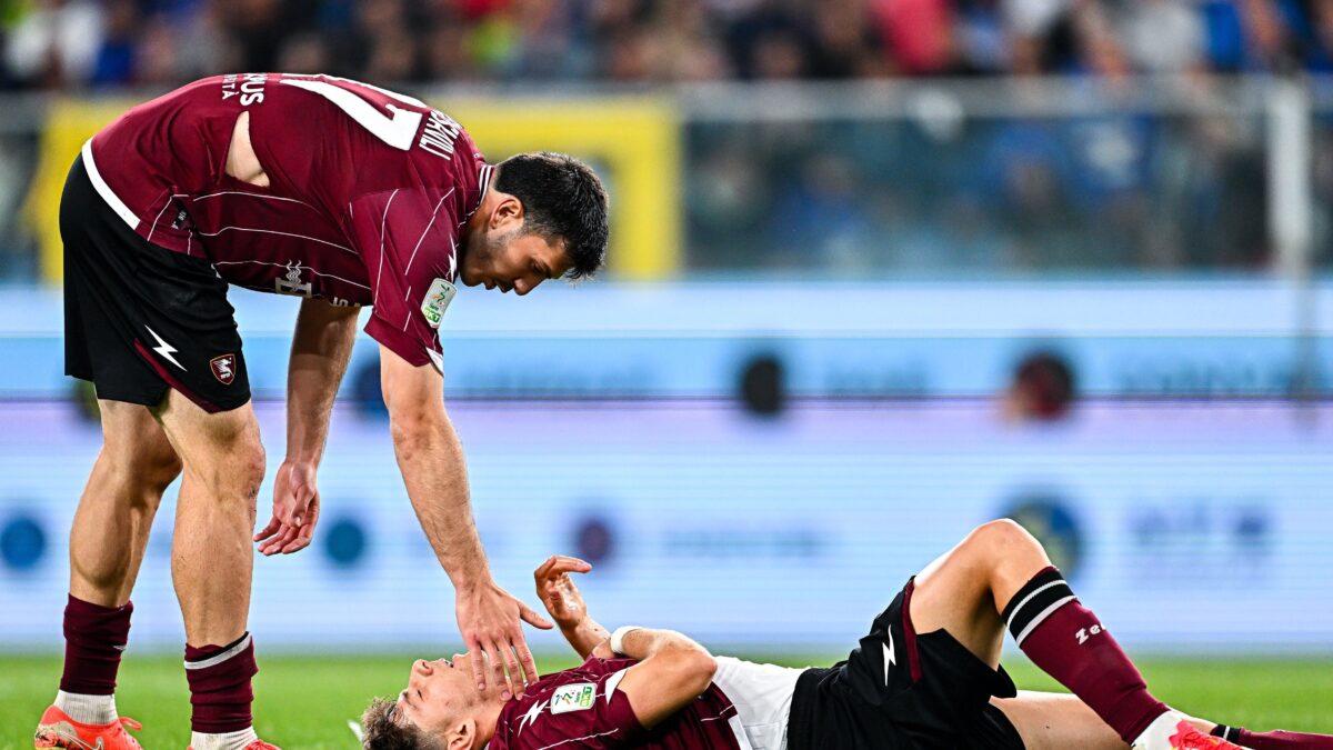 Mezza Salernitana in ospedale: la B è un caos