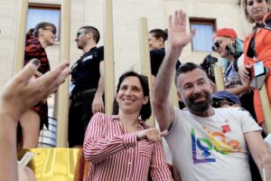 La sinistra arcobaleno sogna un finto martirio al gulasch