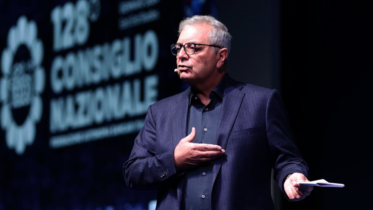 Gli italiani riprendono a investire. Non solo bond, è boom in Borsa
