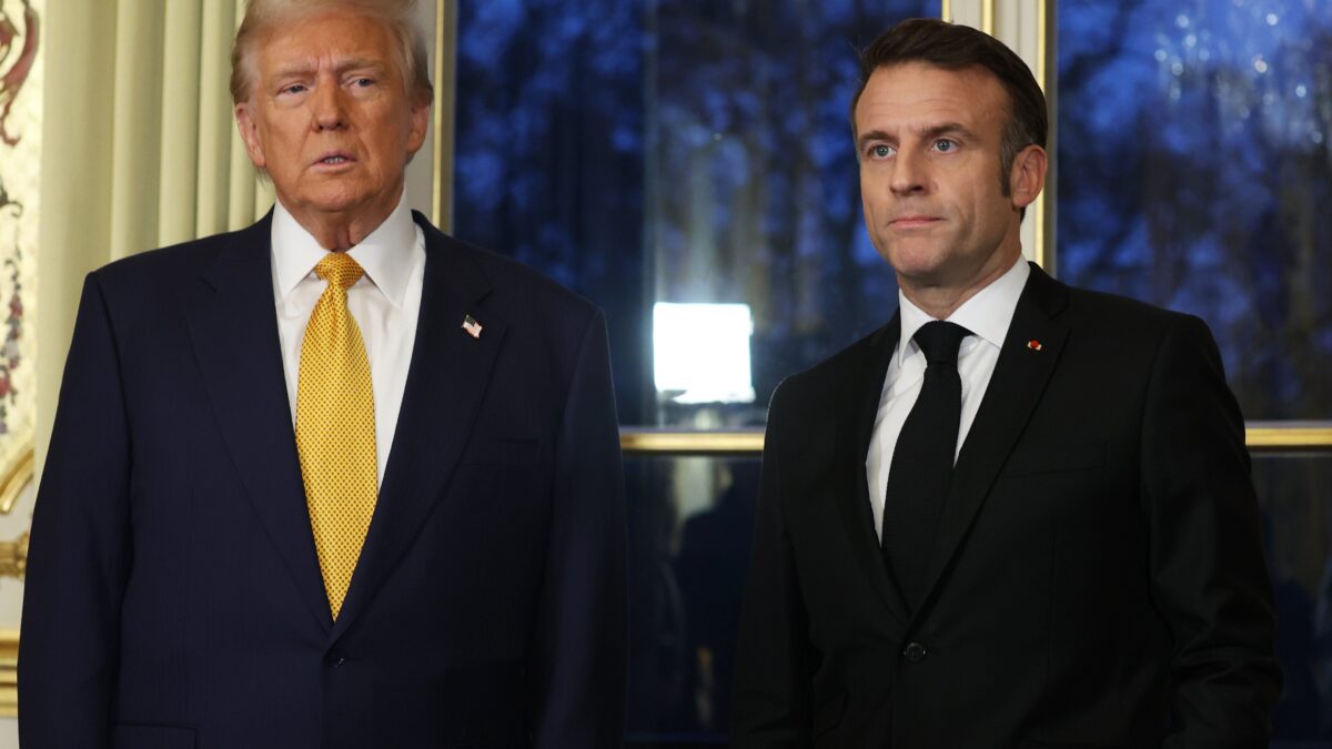 Anche the Donald prende a schiaffi Macron: «Sbaglia sempre,  cerca visibilità»