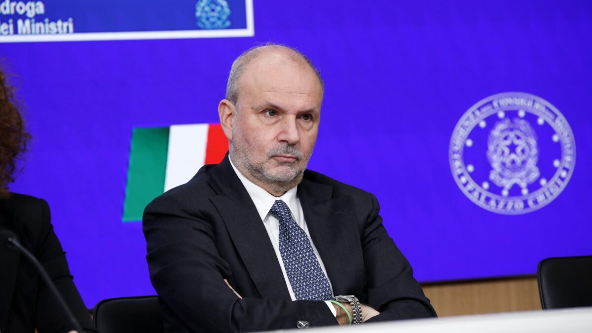 Il governo si sfila: respinto l’assalto dell’Oms