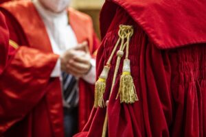 I giudici smontano le leggi per favorire gli immigrati