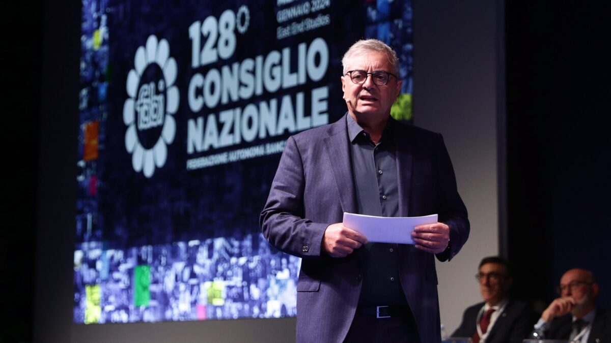 Sileoni: «Messina ha ragione sul risiko: è il Far West delle banche italiane»