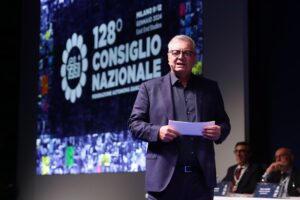 Sileoni: «Messina ha ragione sul risiko: è il Far West delle banche italiane»