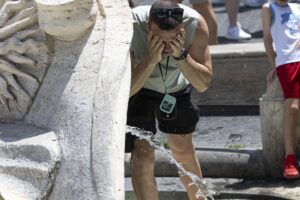 Oggi viviamo l’estate come una malattia. La natura scompare, il «mostro» è l’uomo