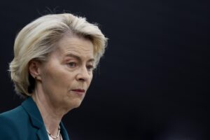 La baronessa vacilla. Sinistra alla frutta, l’Europa vira a destra