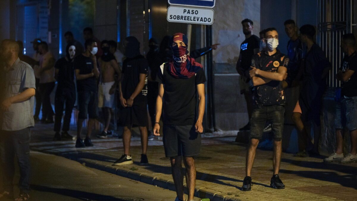 In Spagna parte la guerriglia urbana