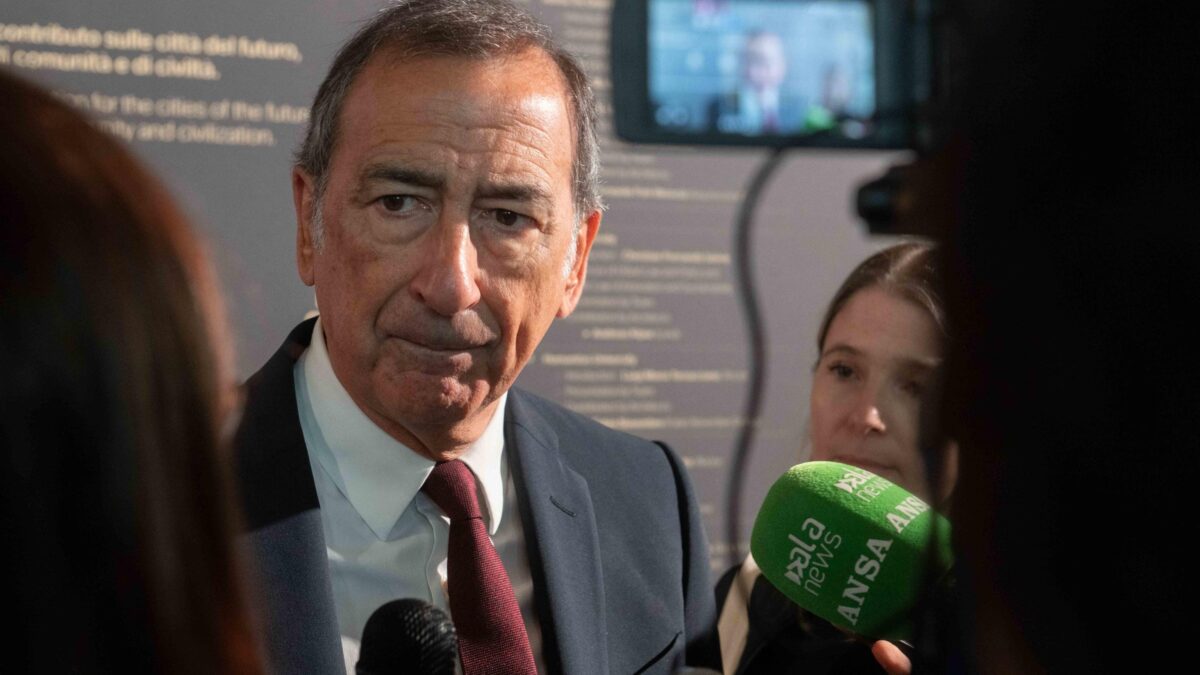 Sala rimane, ma non risponde alle accuse