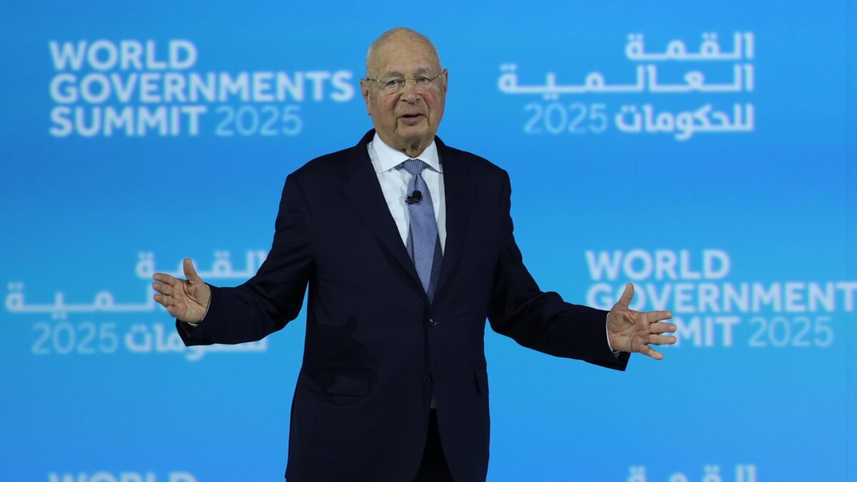 Accuse di molestie, ruberie e truffe: la misera caduta del padrone di Davos