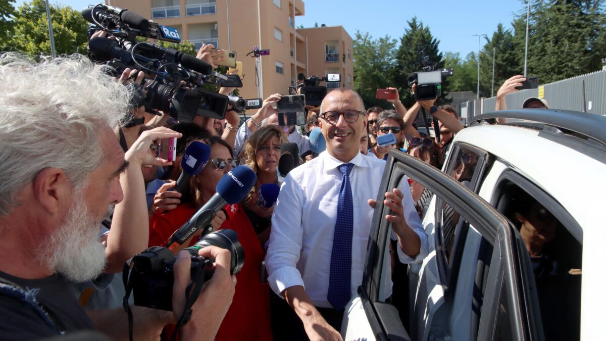 «Affidopoli», Ricci interrogato per 5 ore: «Sono soddisfatto». Ma sulle cene rischia