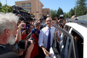 «Affidopoli», Ricci interrogato per 5 ore: «Sono soddisfatto». Ma sulle cene rischia