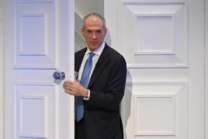 Carlo Cottarelli: «Se non c’è l’accordo sui dazi non va alzata la spesa militare»